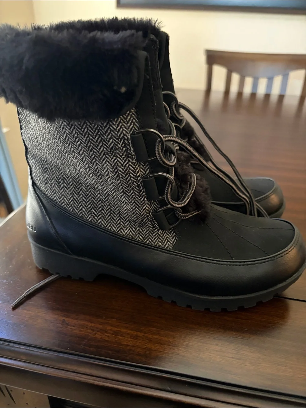 Women's Black Faux-Fur Winter Lace-Up Boots